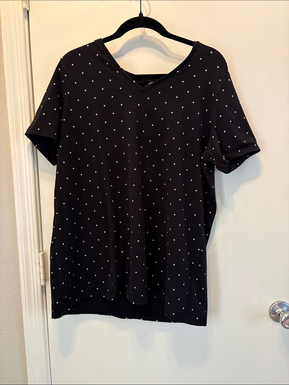 Black V-Neck Short Sleeve Top with White Dot Print Minimalist Quiet Luxury 1X